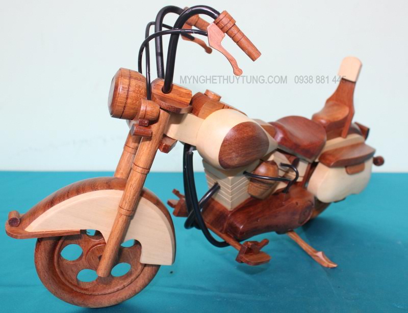 Xe mô tô gỗ cao cấp